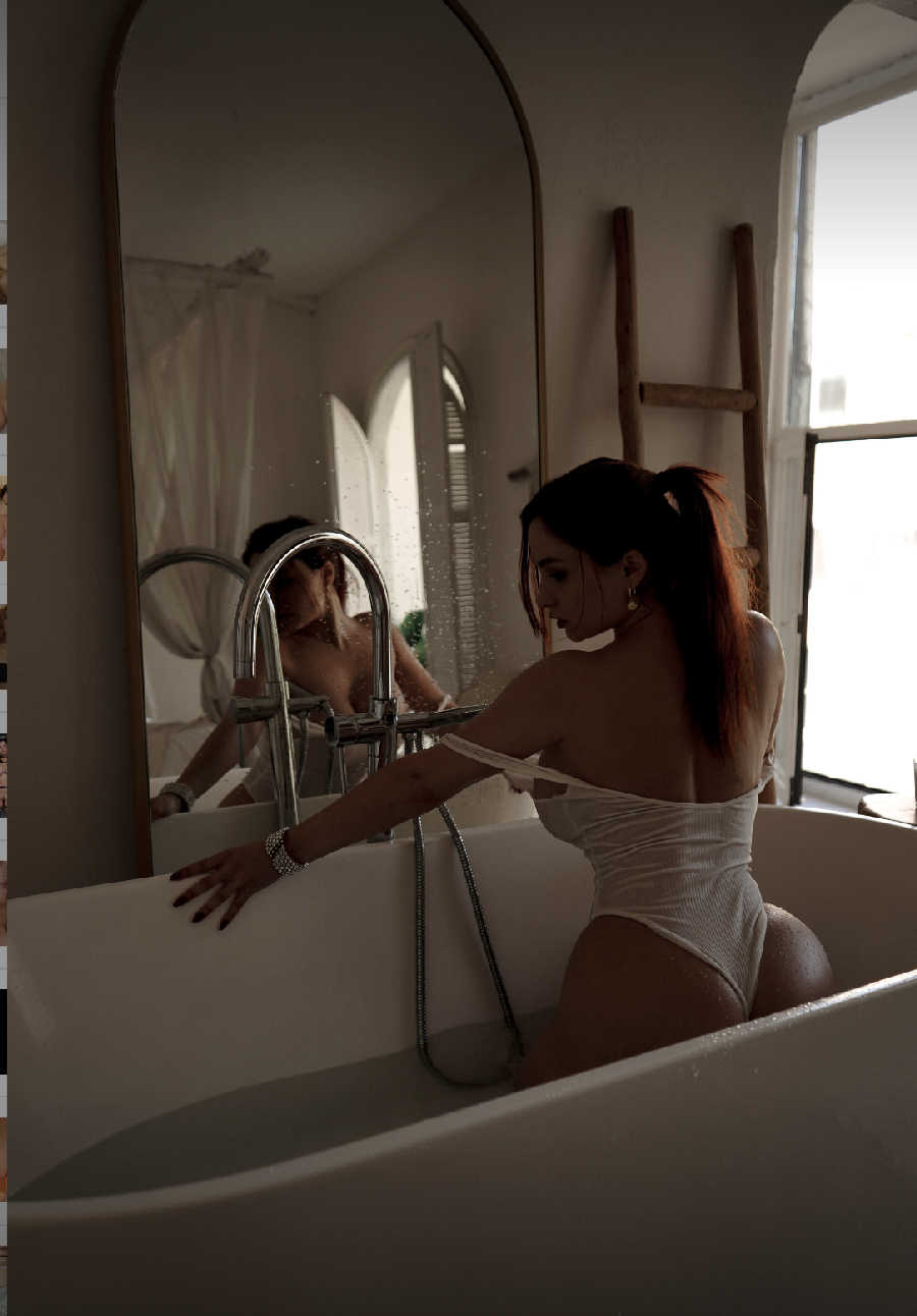 A playful frame from Miranda Faith nude — online in Oklahoma City