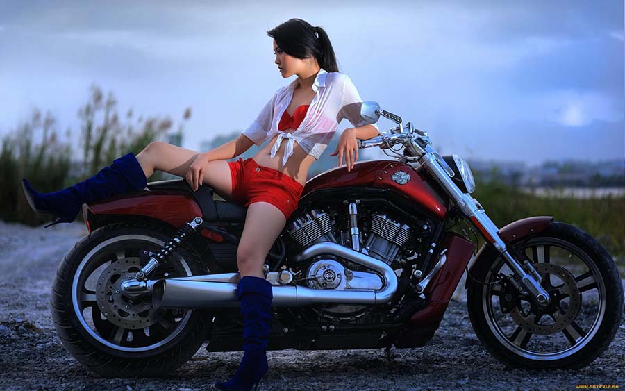 Beautiful girls and motorcycles in Oklahoma City