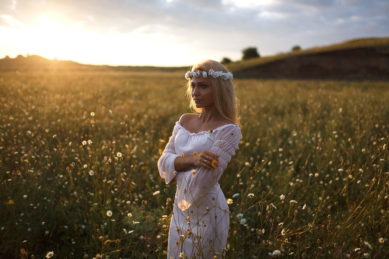 Girls in Slavic costumes in Oklahoma City